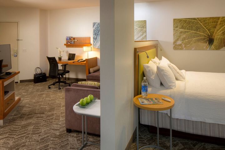 Room 8 of 28
