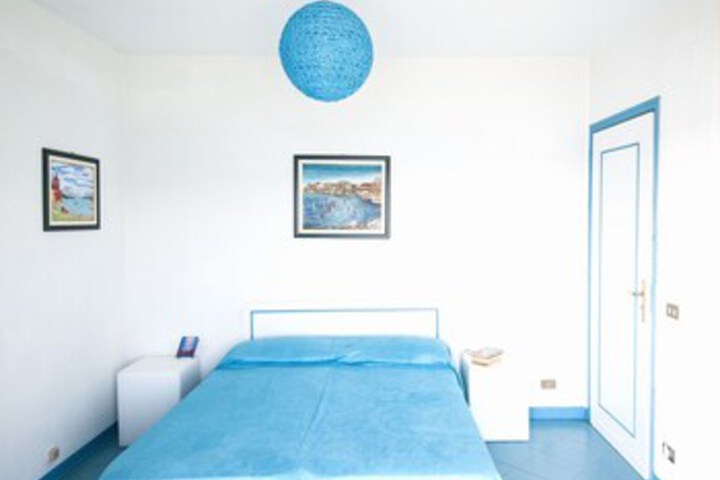 Room 15 of 16