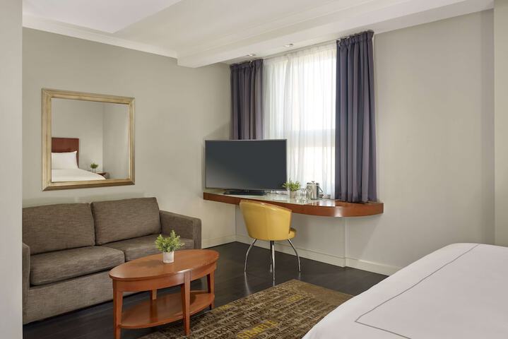 Room 15 of 62