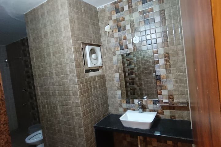 Room 14 of 29