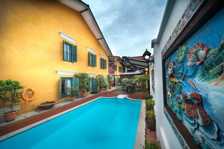 Pool 72 of 108