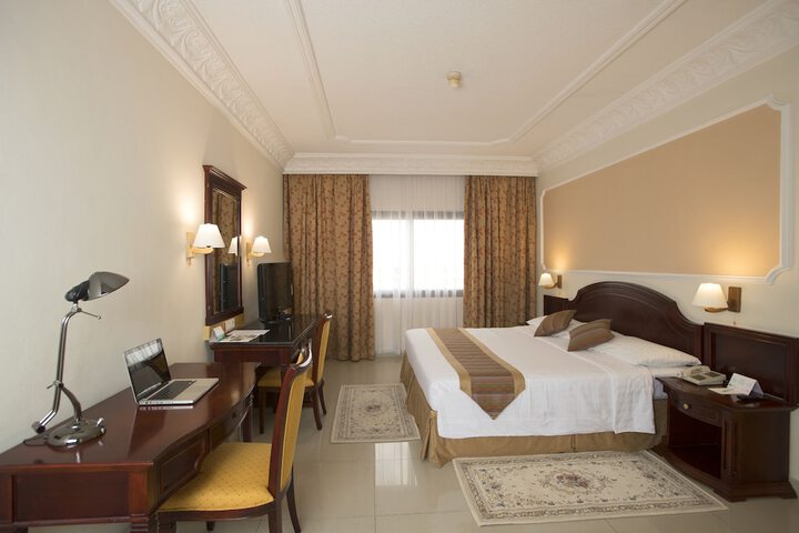 Room 5 of 43