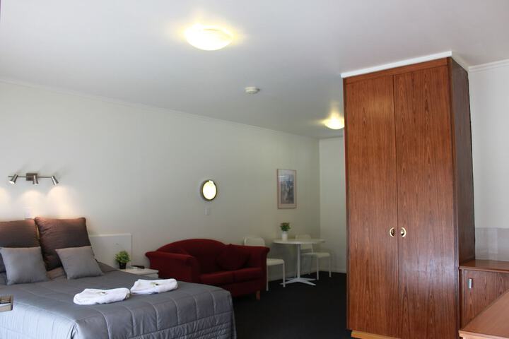 Room 5 of 44