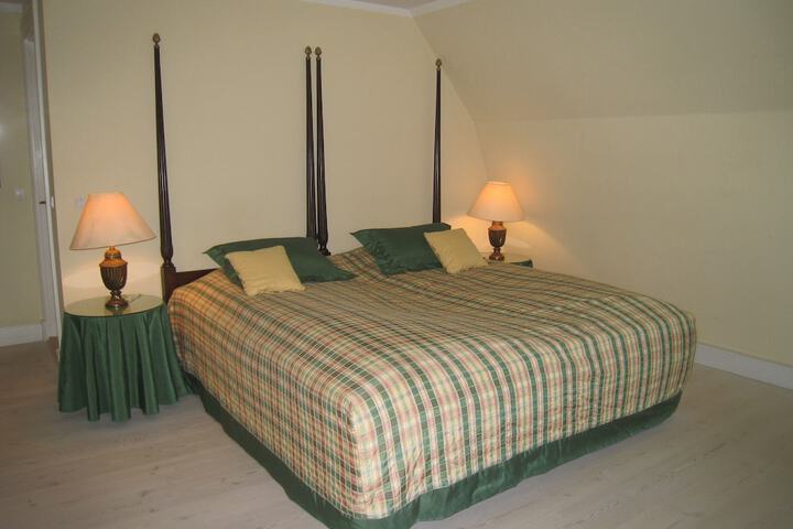 Room 21 of 80