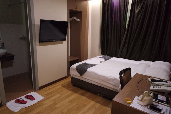 Room 10 of 23