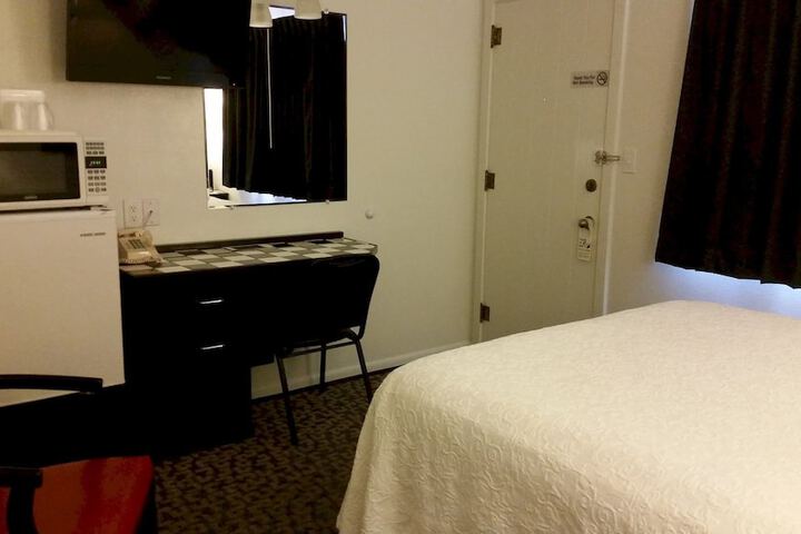 Room 11 of 55