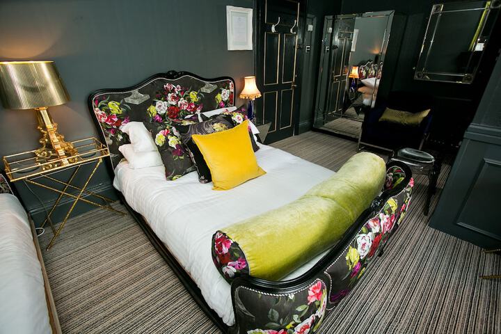 Room 91 of 250