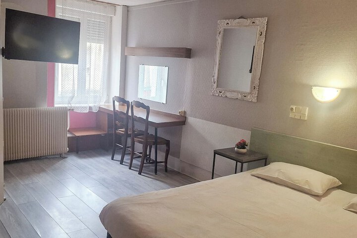 Room 9 of 25