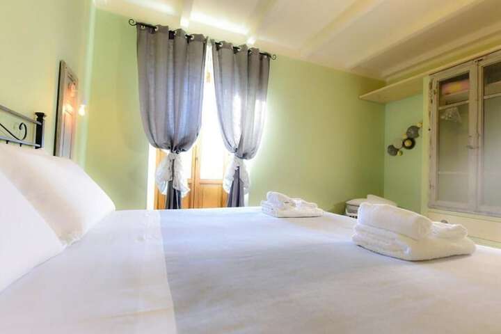Room 28 of 83