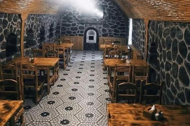 Dining 9 of 29