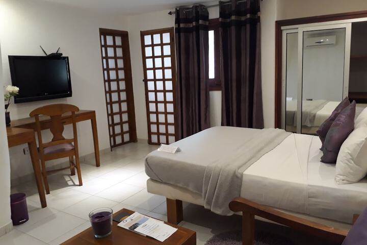 Room 16 of 76