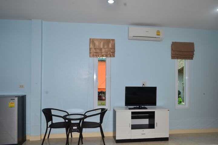 Room 4 of 32