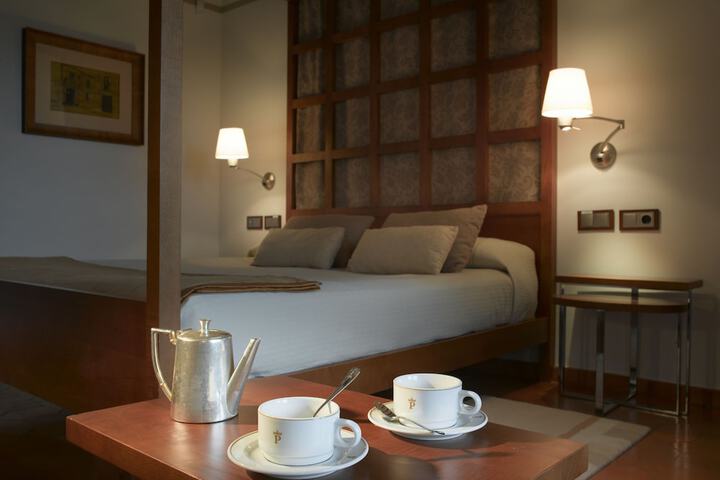 Room 4 of 82