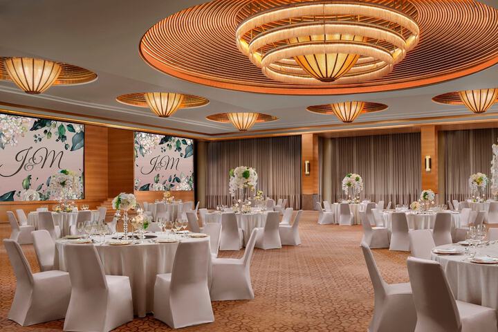 Ballroom/Hall 124 of 146