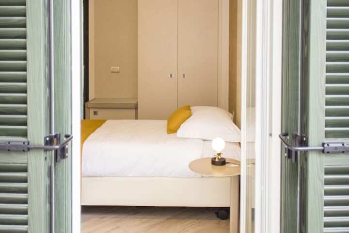 Room 14 of 64
