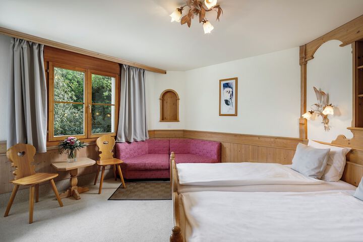 Room 4 of 38