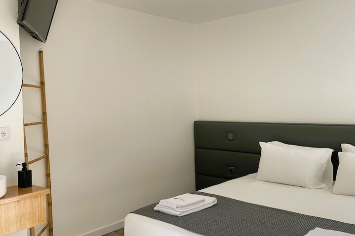 Room 4 of 62