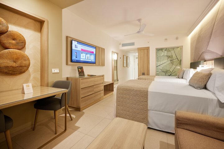 Room 17 of 131