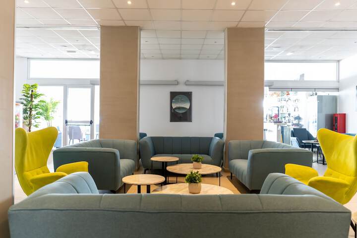 Guest Lobby