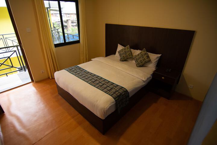 Room 7 of 33