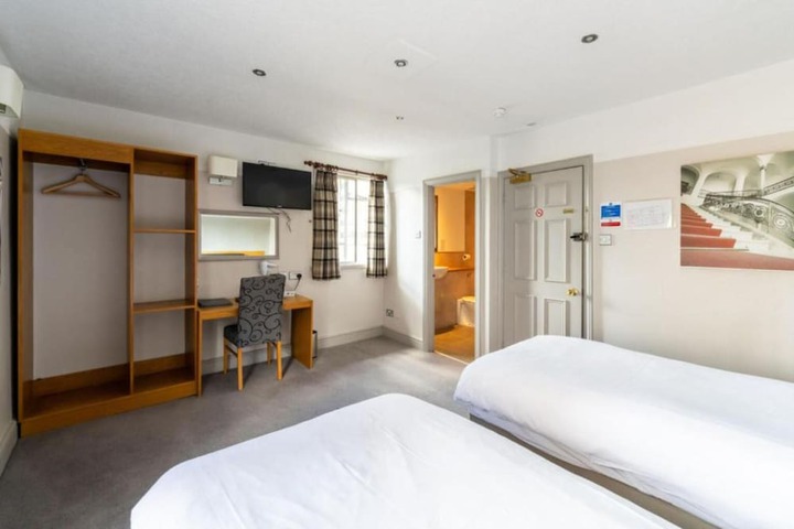 Room 14 of 23