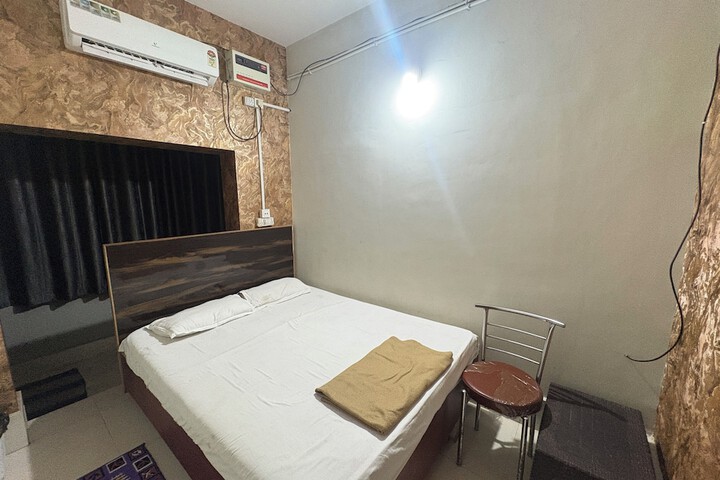 Room 3 of 19