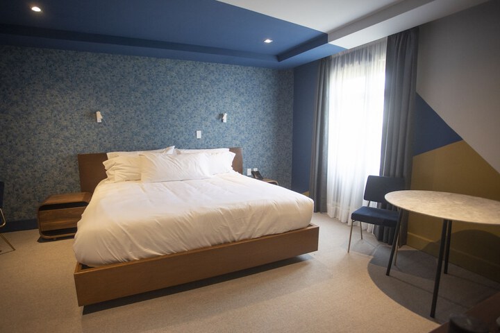 Room 13 of 42