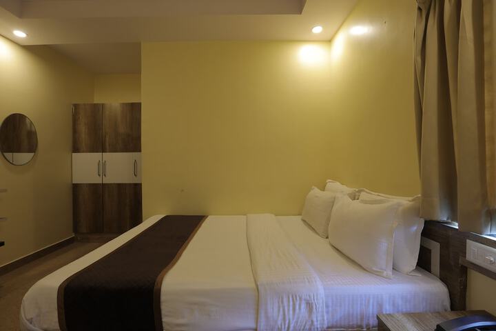 Room 16 of 52