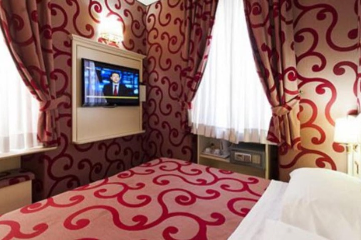 Room 41 of 63