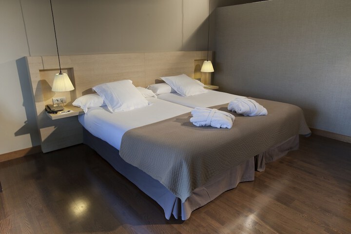 Room 3 of 61
