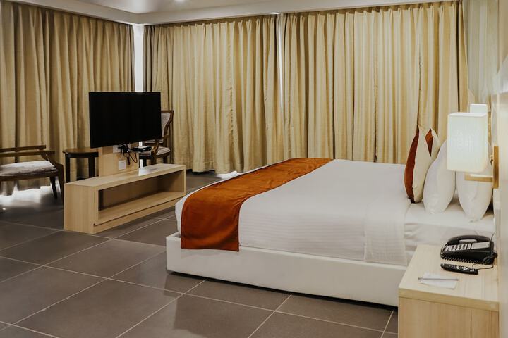Room 34 of 49