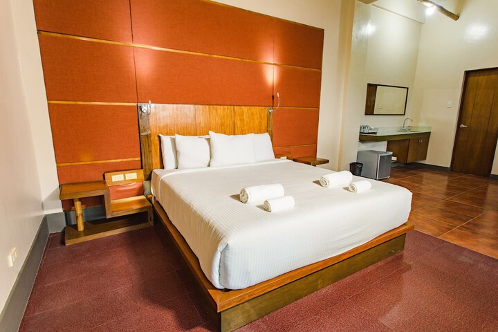 Room 15 of 77