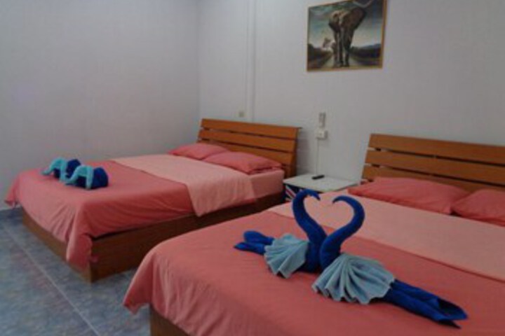 Room 12 of 24