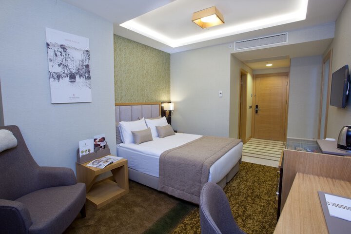 Room 18 of 85
