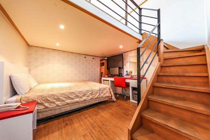 Room 20 of 47