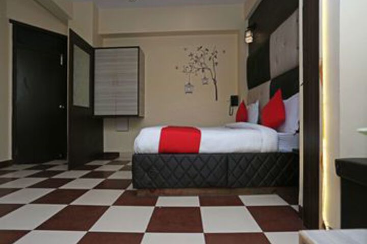 Room 19 of 34