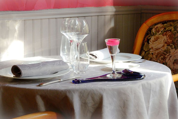 Dining 12 of 23