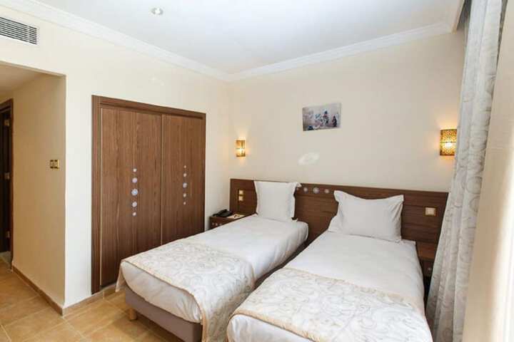Room 8 of 32