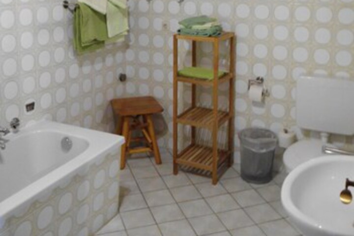 Room 37 of 111