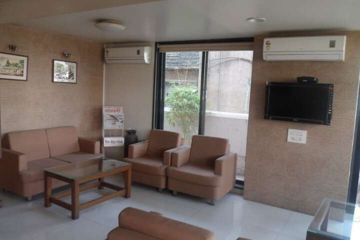 Entrance & Lobby