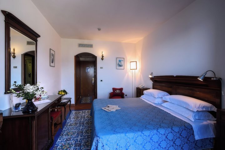 Room 41 of 94