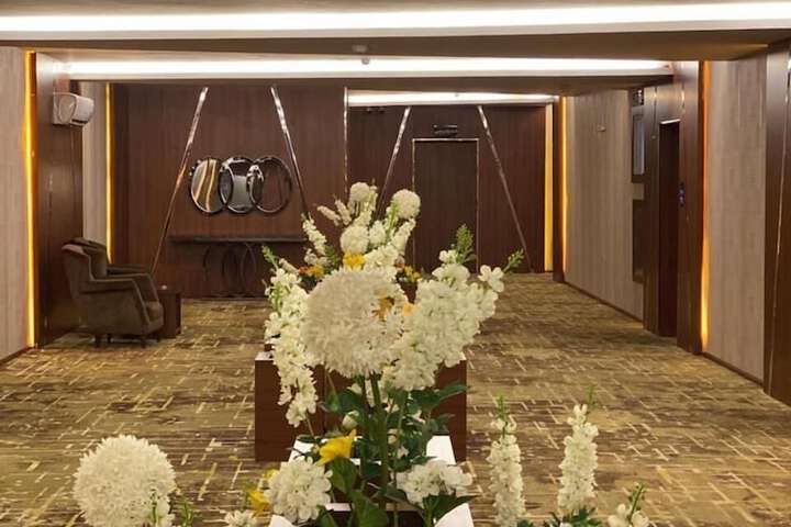Ballroom/Hall 51 of 64