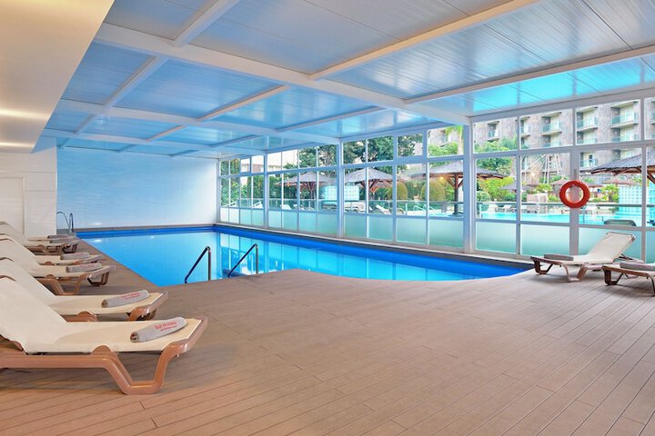Pool 50 of 123