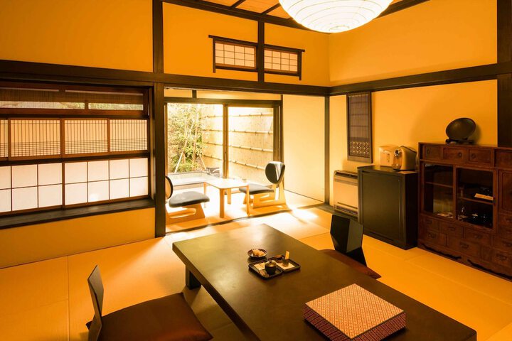 Room 15 of 43