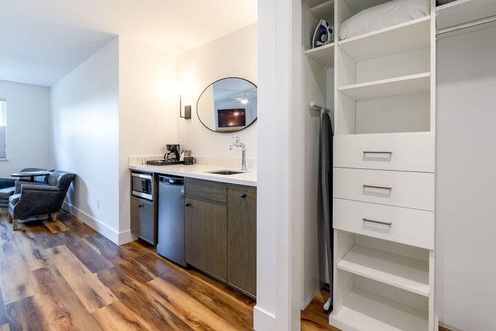 Room 20 of 106