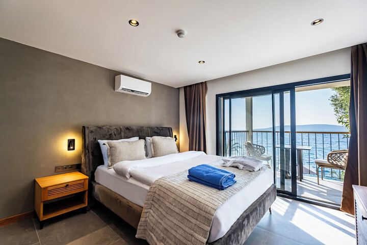 Room 44 of 94