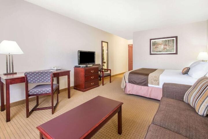 Room 4 of 35