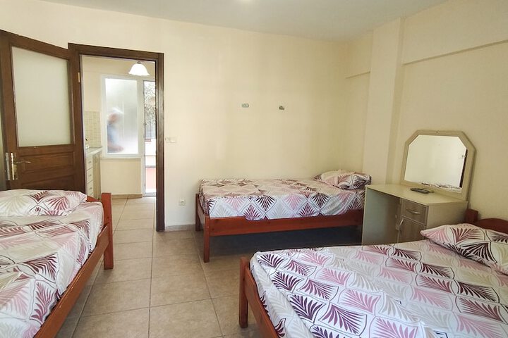 Room 4 of 49