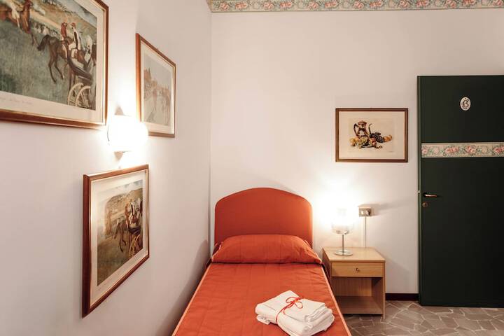 Room 7 of 7
