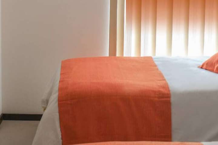 Room 5 of 10